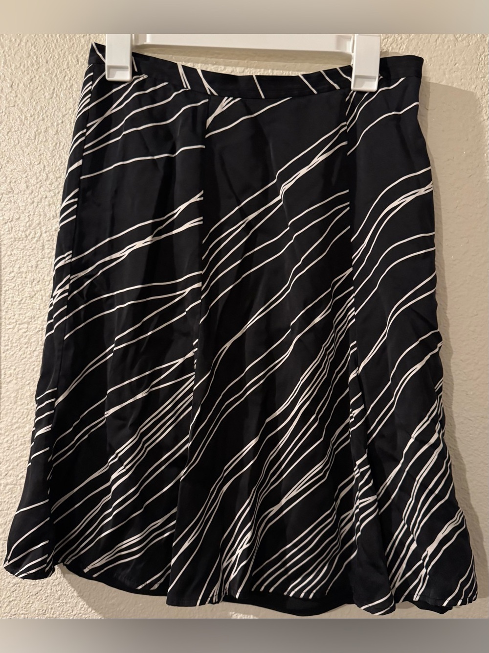 Valerie Stevens Black & White Diagonal Stripe A-Line Skirt 100% Silk